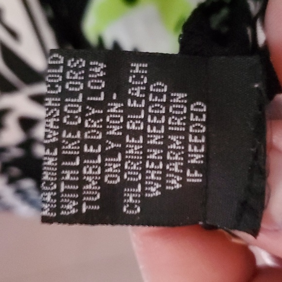 Fashion Web Blouse - Picture 10 of 10